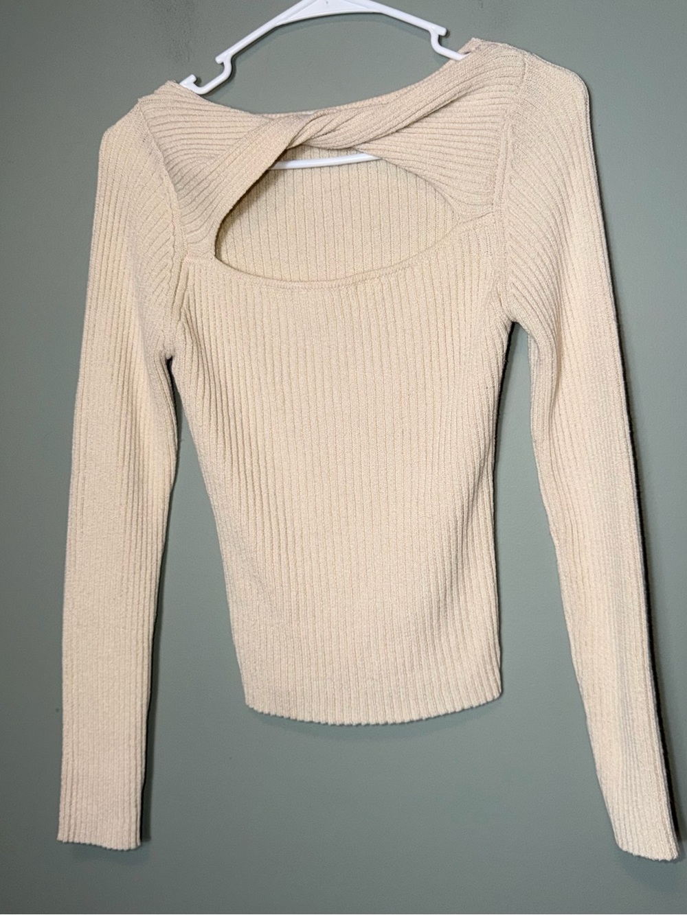 ASTR Women’s Cream Ribbed Long-Sleeve Twist-Open Front Sweater Medium